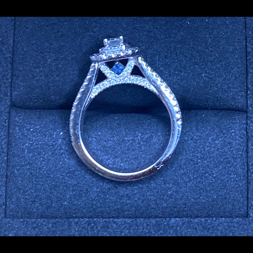 Wedding ring - Picture 5 of 13